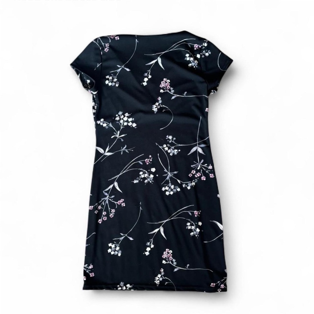 Vintage Monster Girl Black floral mini dress V neckline and short sleeves dress